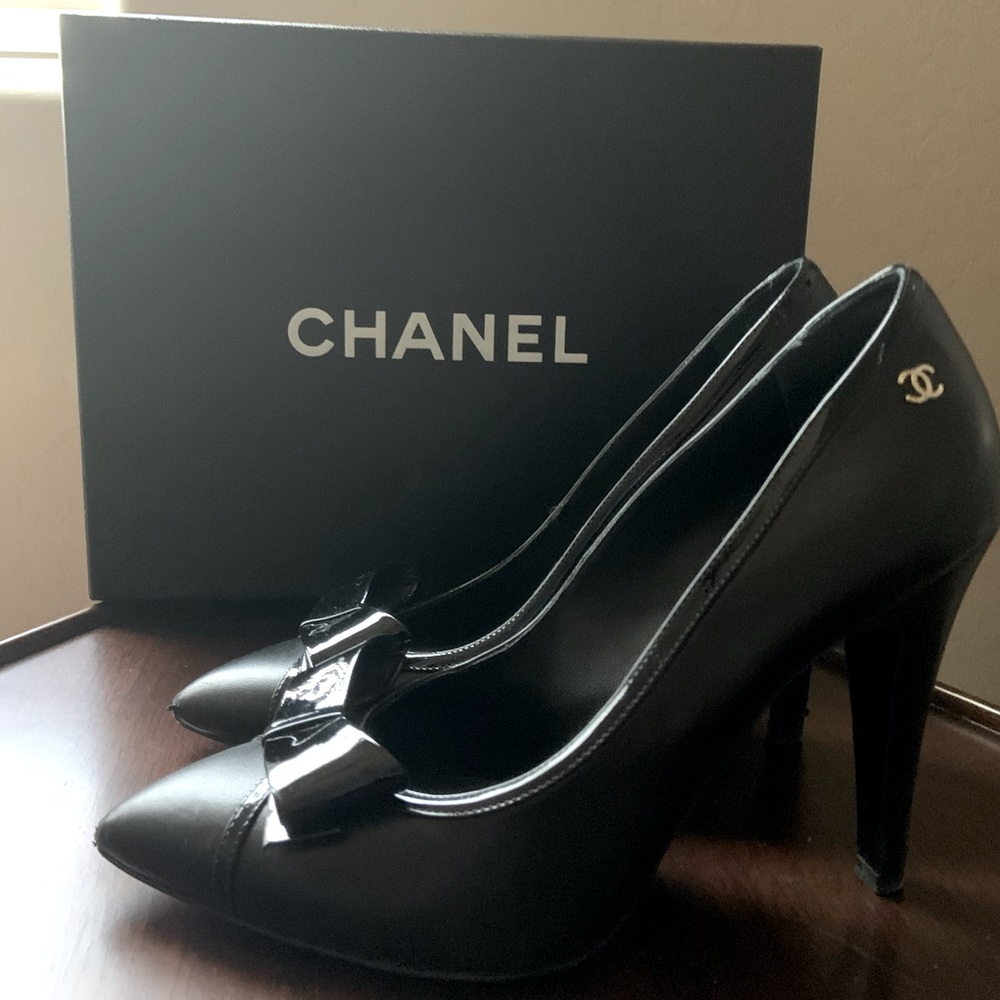 Chanel, 100% authentic lamb skin pumps size 37 / 7B